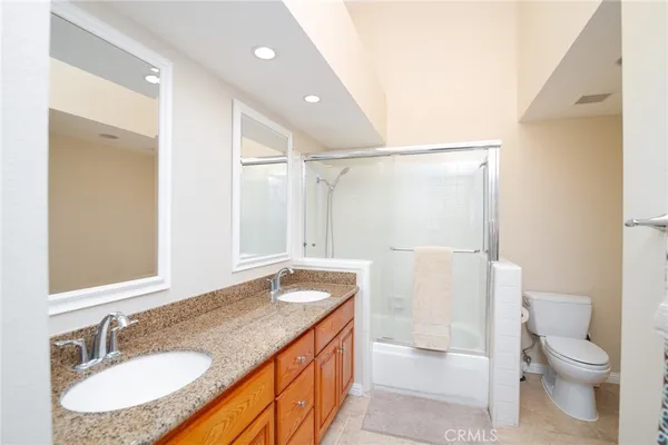 $825,000 | 8192 Sandcove Circle, Unit 204, Huntington Beach, CA 92646