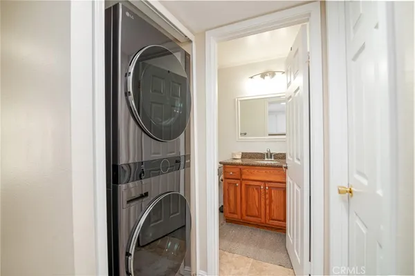 $825,000 | 8192 Sandcove Circle, Unit 204, Huntington Beach, CA 92646