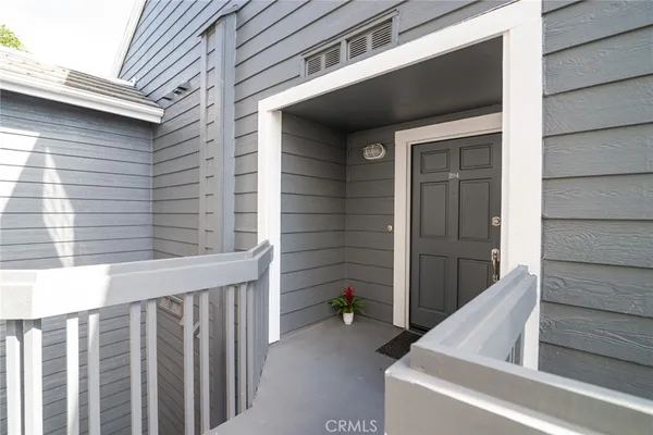 $825,000 | 8192 Sandcove Circle, Unit 204, Huntington Beach, CA 92646
