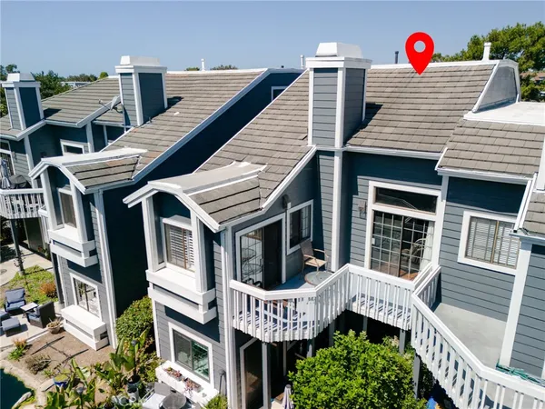 $825,000 | 8192 Sandcove Circle, Unit 204, Huntington Beach, CA 92646