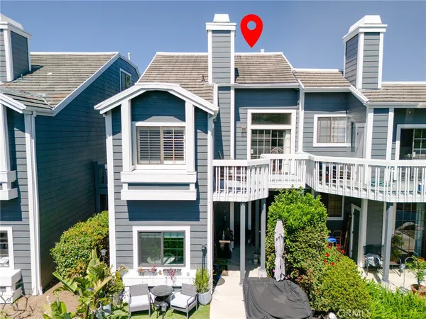 $825,000 | 8192 Sandcove Circle, Unit 204, Huntington Beach, CA 92646