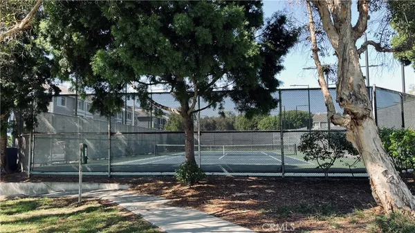 $825,000 | 8192 Sandcove Circle, Unit 204, Huntington Beach, CA 92646