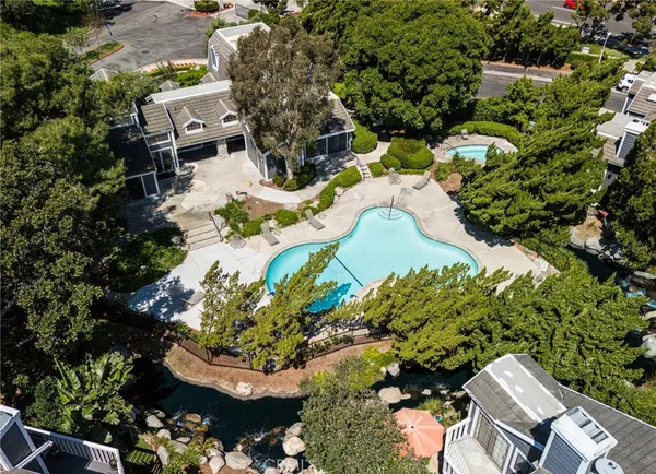 $825,000 | 8192 Sandcove Circle, Unit 204, Huntington Beach, CA 92646