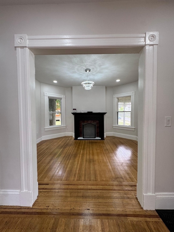 86 Amherst Street Springfield, MA 01109 - Photo 5 of 38