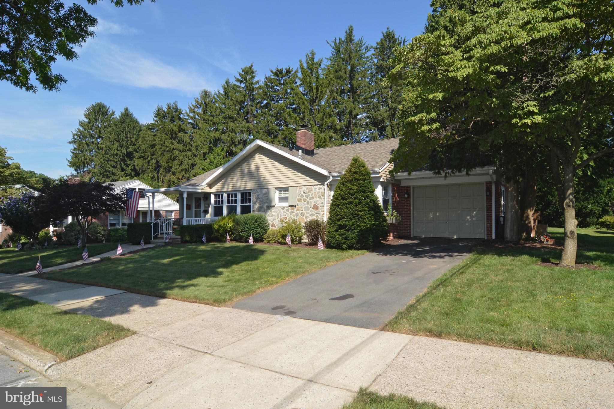 207 Wellington Road Reading, PA 19607 - Photo 4 of 34 Gallery Image 4