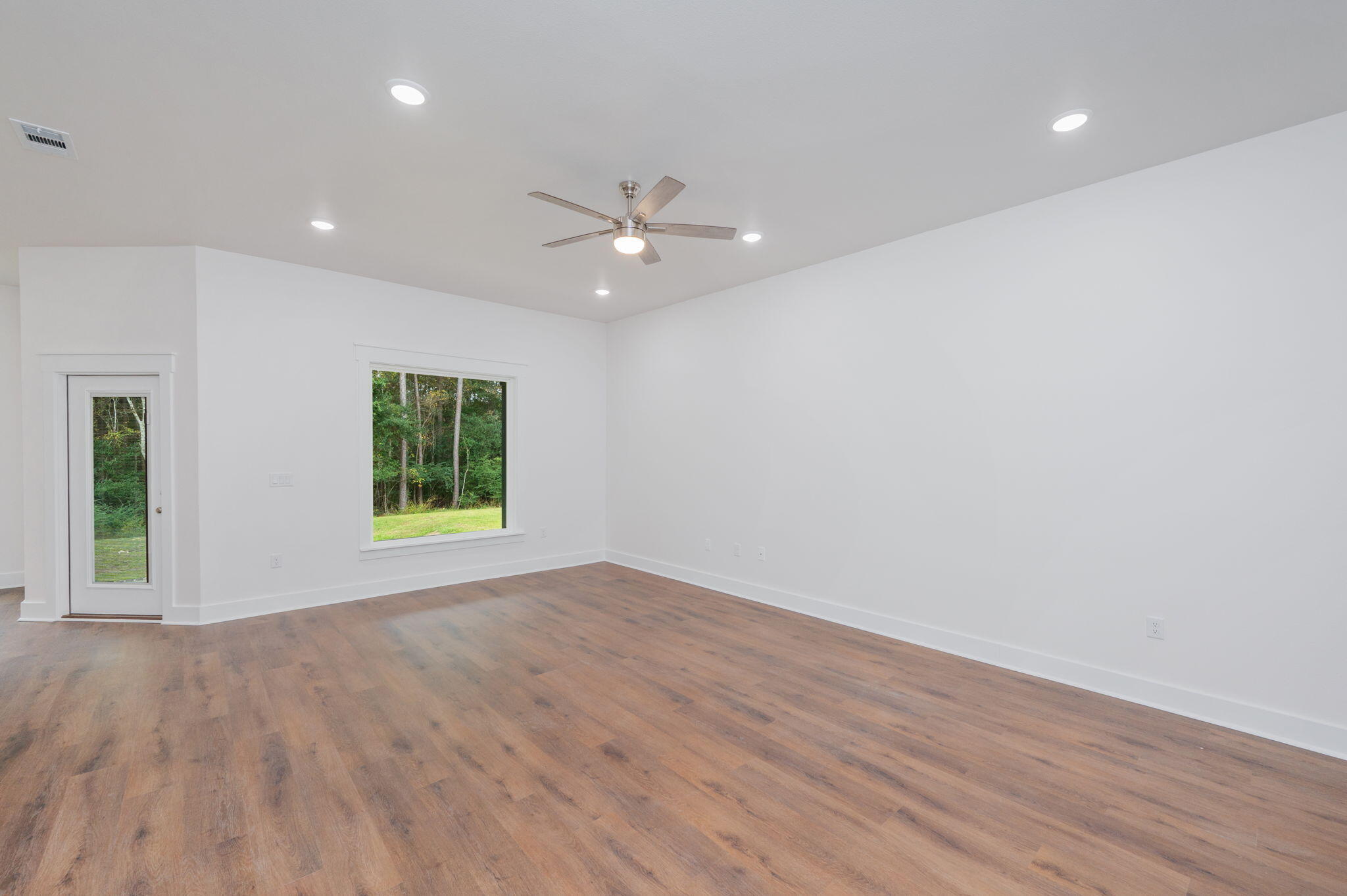 337 Shoal River Drive Crestview, FL 32539 - Photo 11 of 50 11-web-or-mls-377-shoal-river-dr