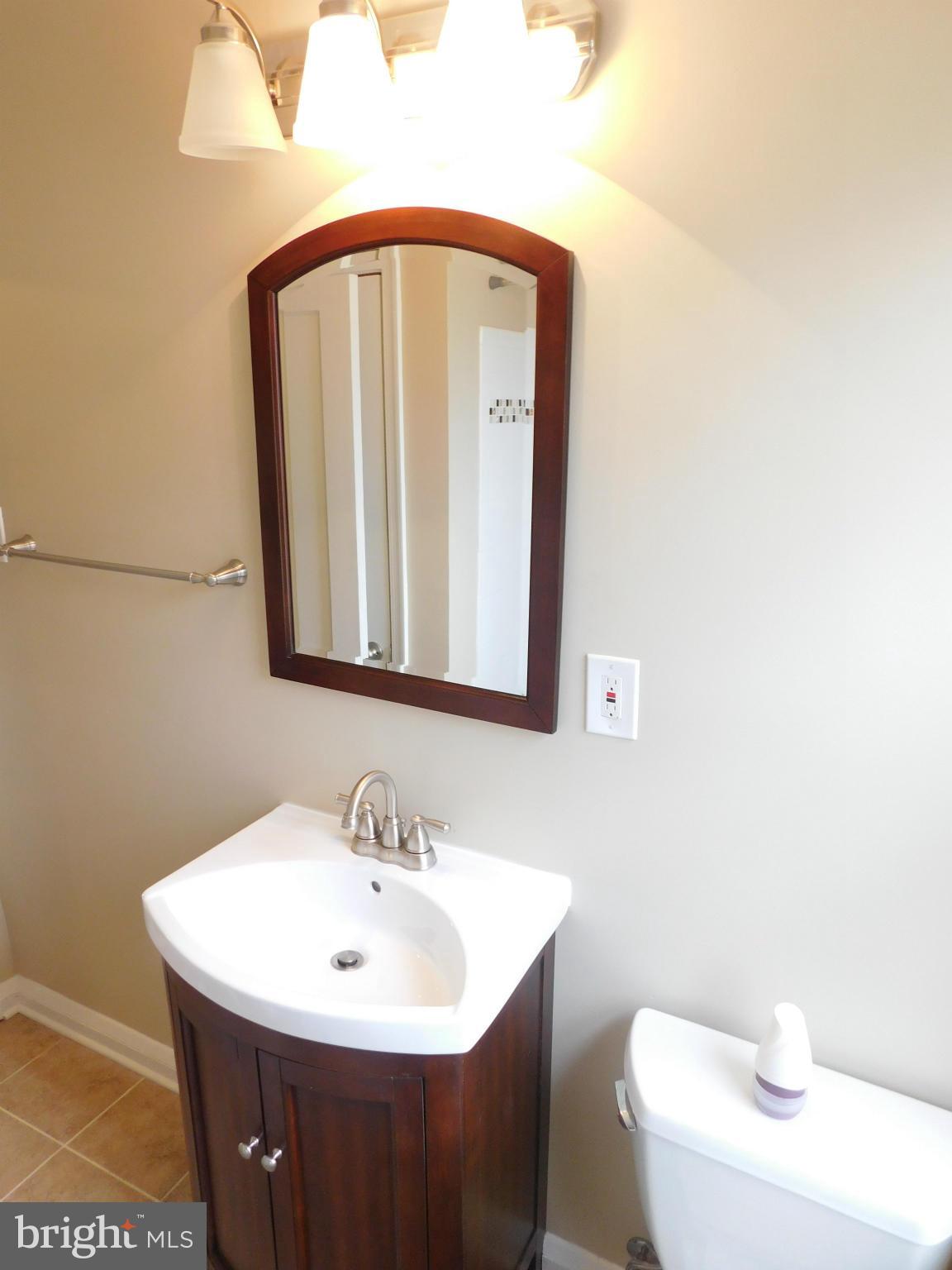 5905 Ayleshire Road Baltimore, MD 21239 - Photo 22 of 30 Bath