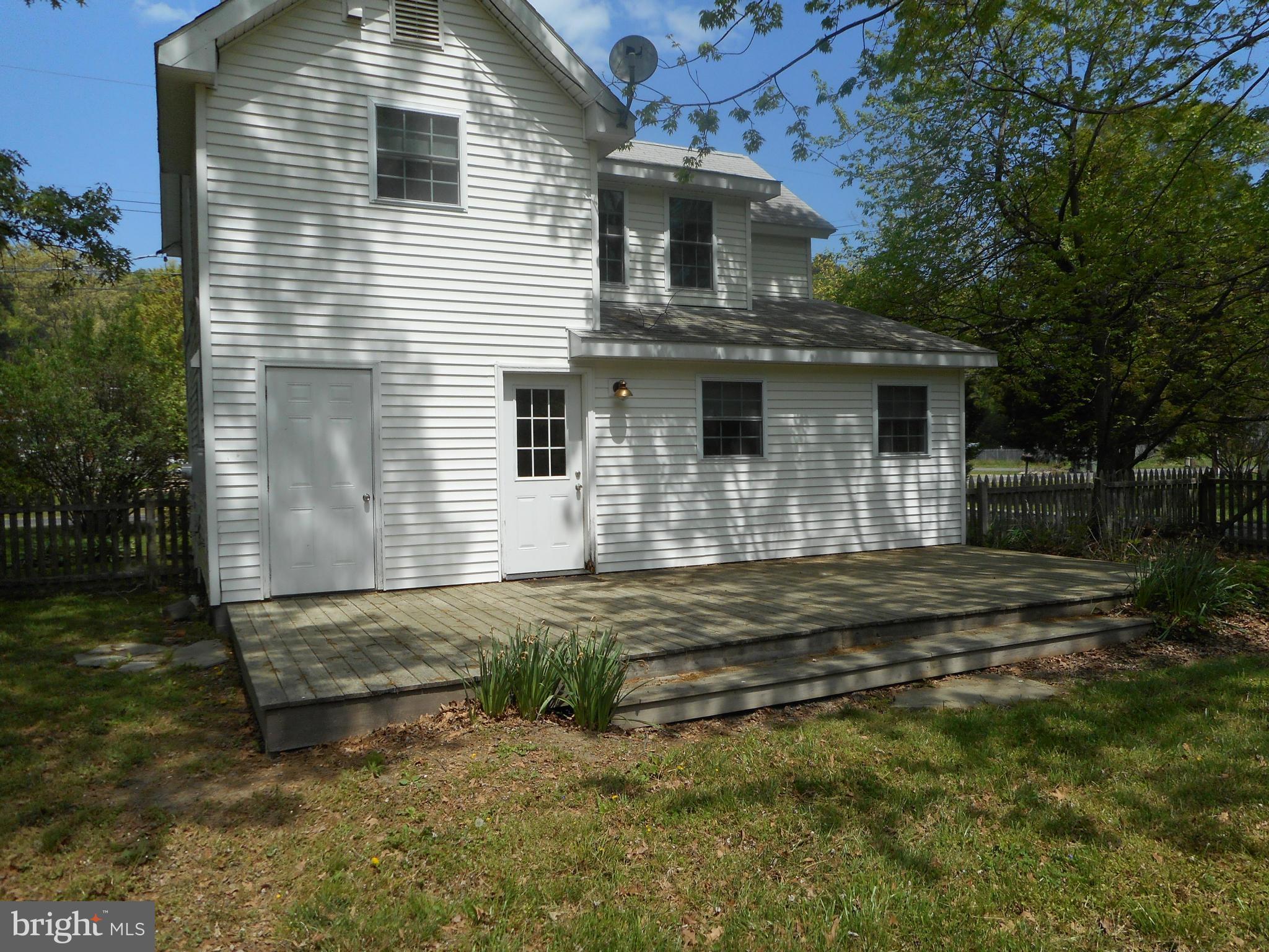 Exterior (Rear)