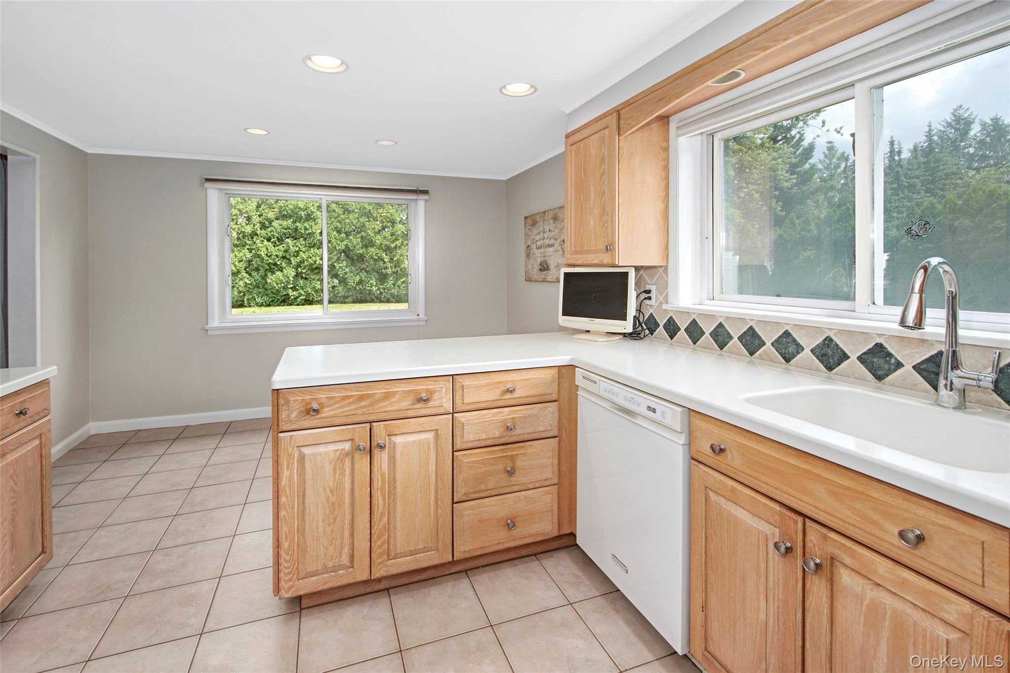 3 Bonwit Road Rye Brook, NY 10573 - Photo 15 of 31 View of dining area. Can easily accomodate table and six chairs