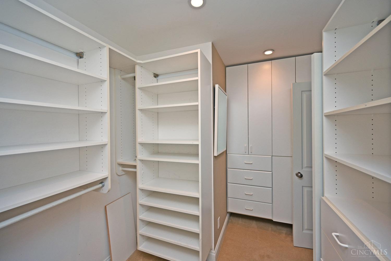 2476 Grandin Road Cincinnati, OH 45208 - Photo 27 of 59 Gallery Image 27