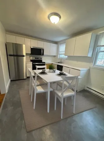$2,200 | 15 Park Avenue, Unit 6, Foxboro, MA 02035