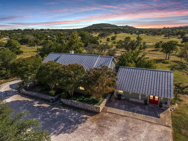 $749,999 | 43 High Street Road, Comfort, TX 78013