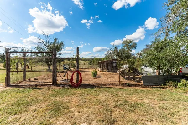 $749,999 | 43 High Street Road, Comfort, TX 78013