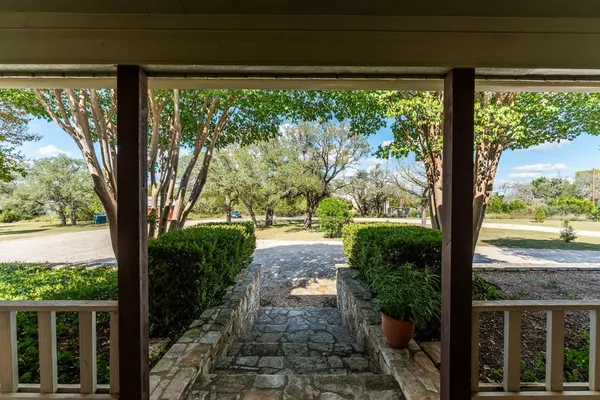 $749,999 | 43 High Street Road, Comfort, TX 78013