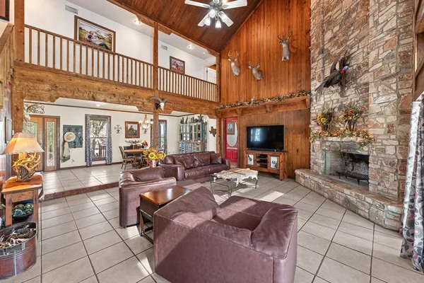 $749,999 | 43 High Street Road, Comfort, TX 78013