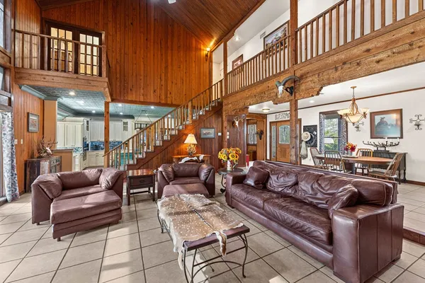 $749,999 | 43 High Street Road, Comfort, TX 78013