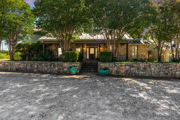 $749,999 | 43 High Street Road, Comfort, TX 78013