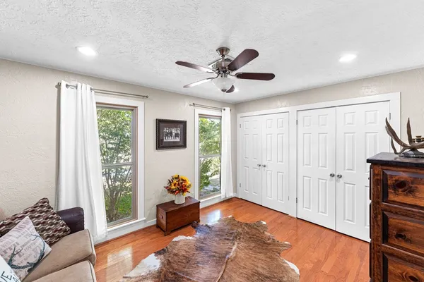 $749,999 | 43 High Street Road, Comfort, TX 78013