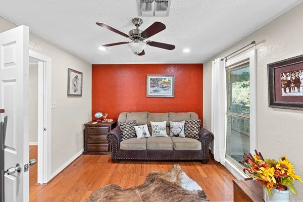 $749,999 | 43 High Street Road, Comfort, TX 78013