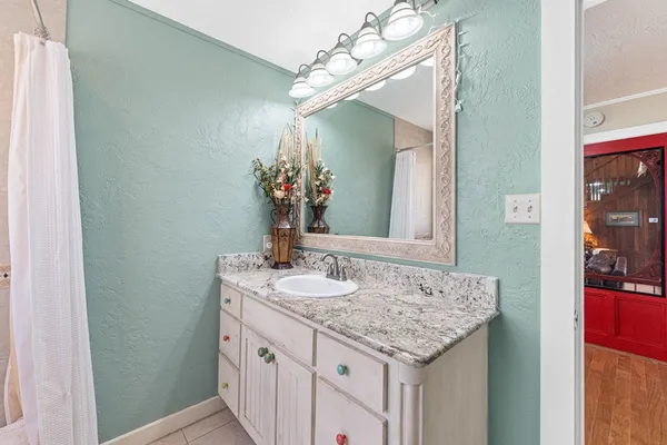 $749,999 | 43 High Street Road, Comfort, TX 78013
