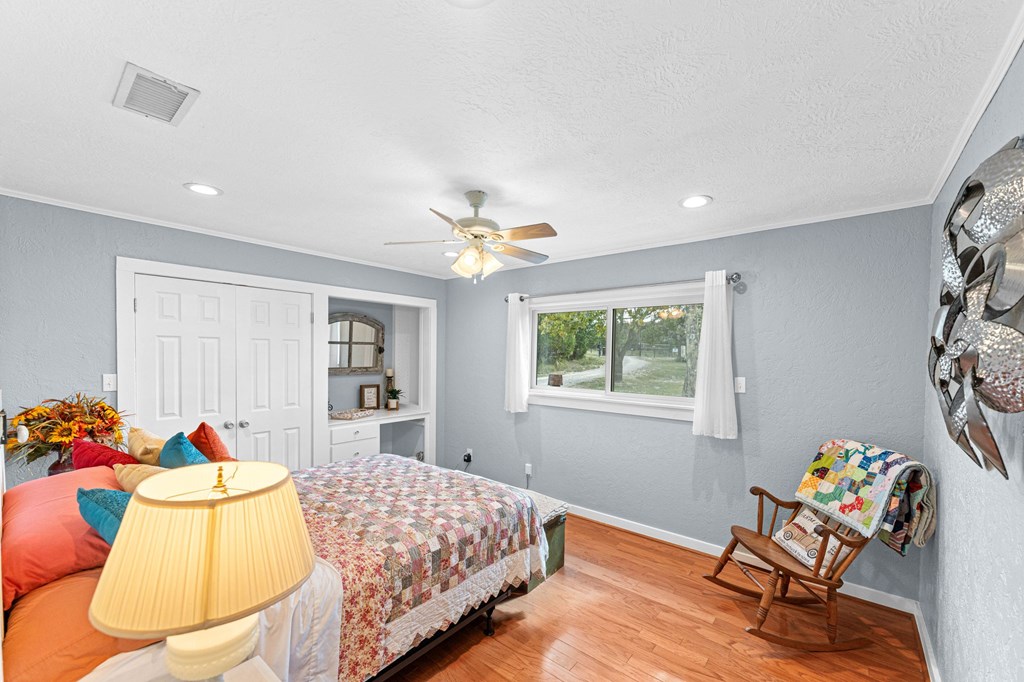 43 High Street Road Comfort, TX 78013 - Photo 47 of 90 a bedroom with a bed and a window