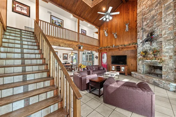 $749,999 | 43 High Street Road, Comfort, TX 78013