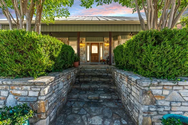 $749,999 | 43 High Street Road, Comfort, TX 78013