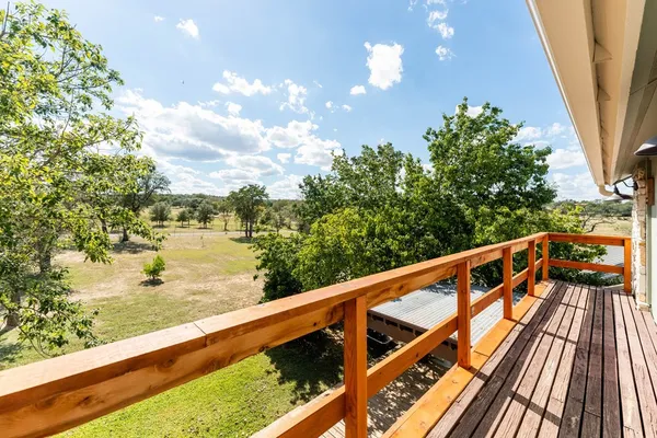 $749,999 | 43 High Street Road, Comfort, TX 78013