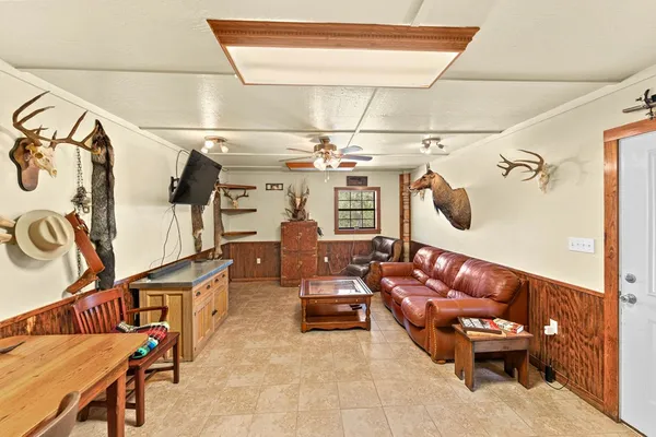 $749,999 | 43 High Street Road, Comfort, TX 78013