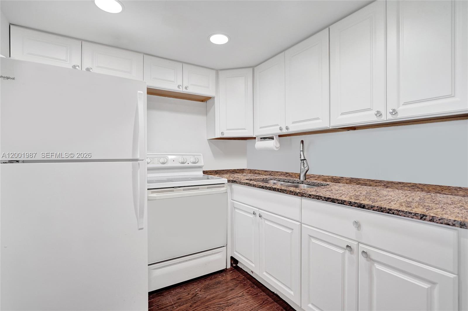 511 Fanshaw M, Unit 511 Boca Raton, FL 33434 - Photo 10 of 22