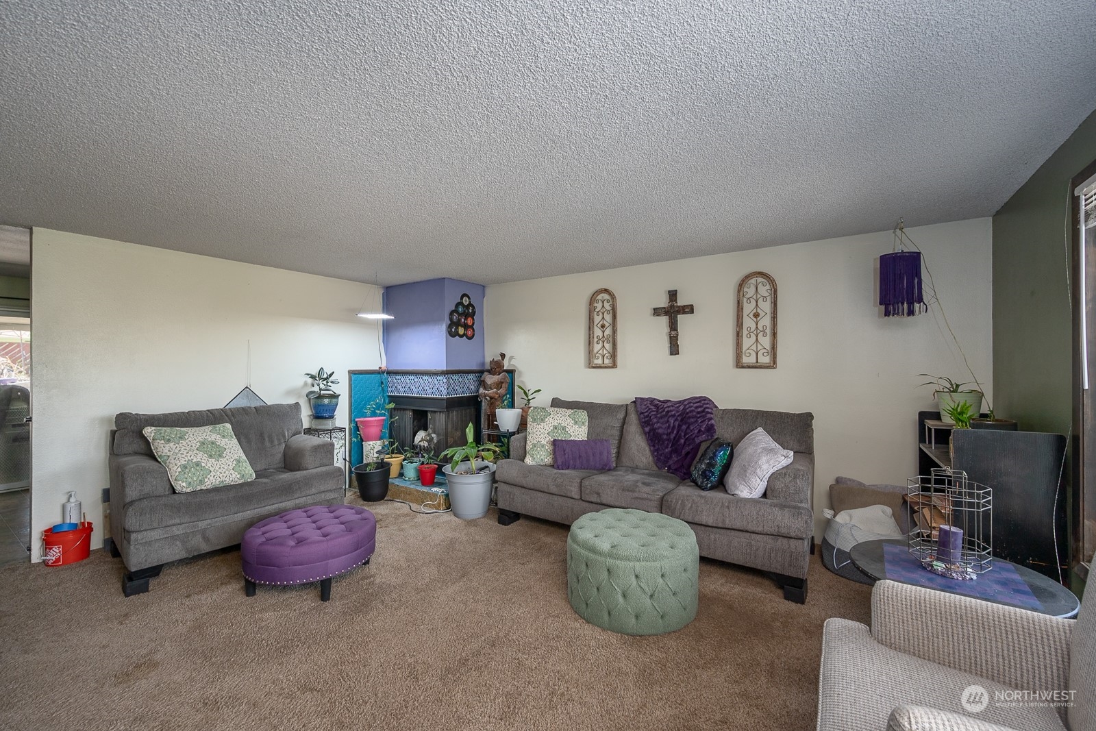 329 Maringo Road Ephrata, WA 98823 - Photo 2 of 18 a living room with furniture and a couch
