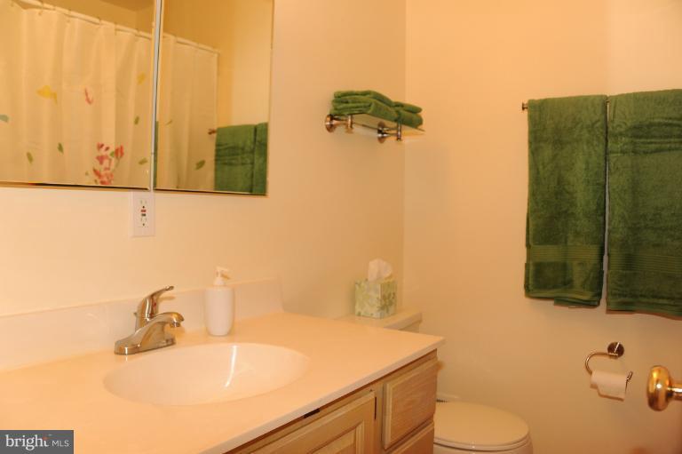 7004 Elkton Drive Springfield, VA 22152 - Photo 4 of 30 Bath