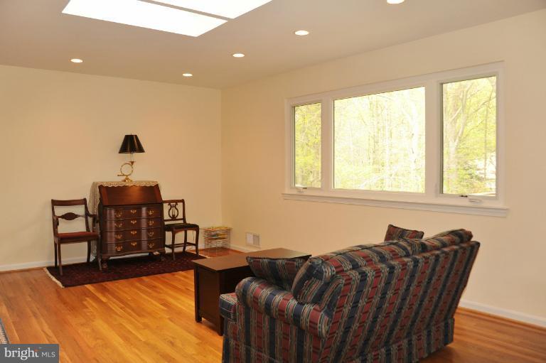 7004 Elkton Drive Springfield, VA 22152 - Photo 9 of 30 Living Room