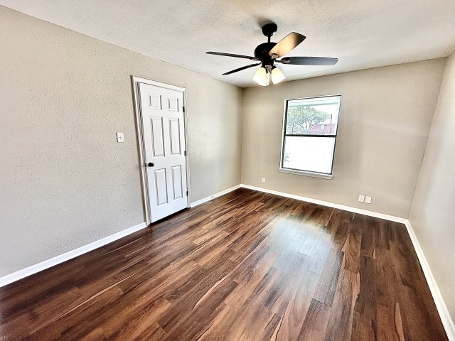 505 16th Street Port O'Connor, TX 77982 - Photo 11 of 17