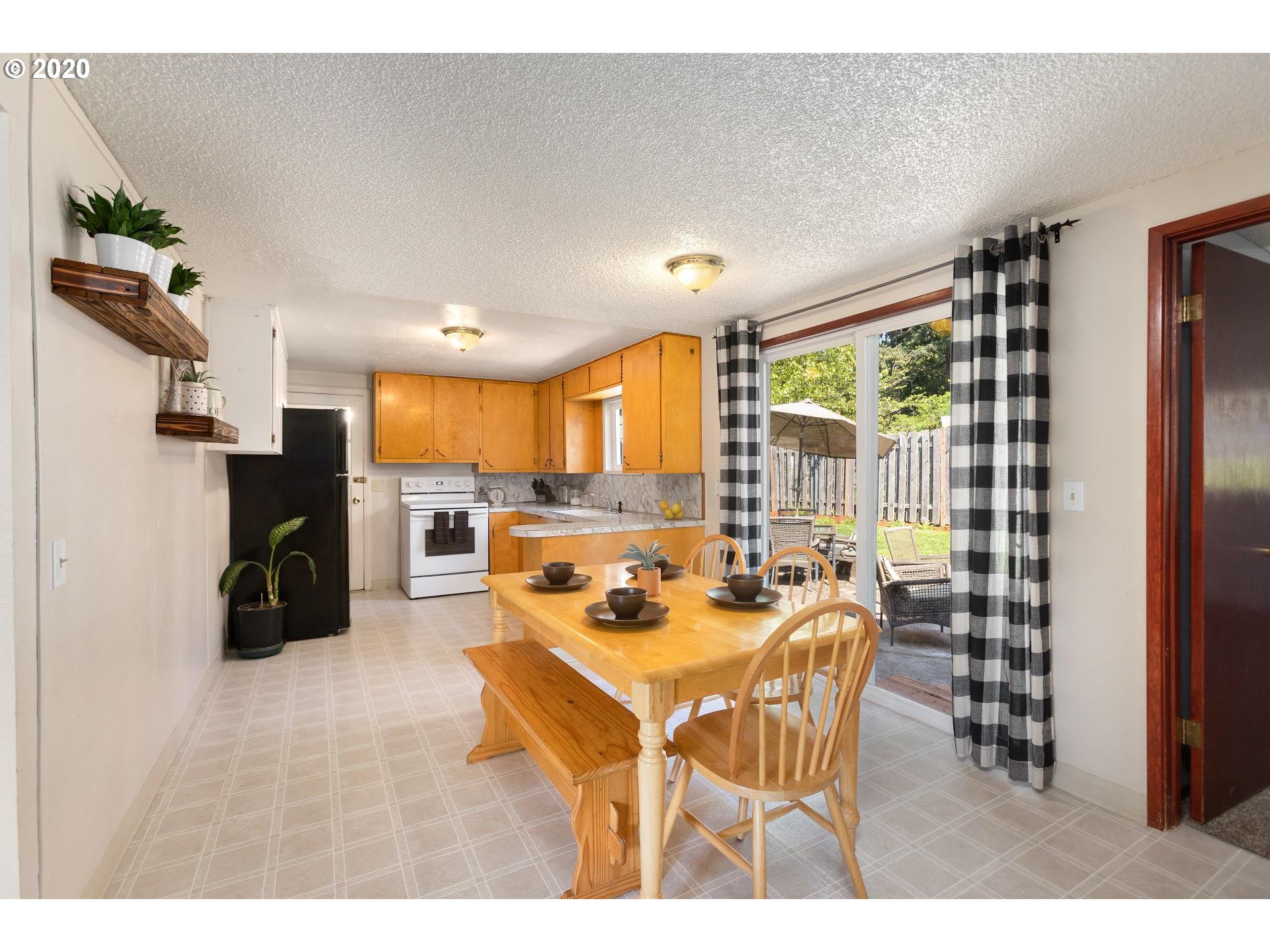 37993 Sunset Street Sandy, OR 97055 - Photo 9 of 24 Gallery Image 9