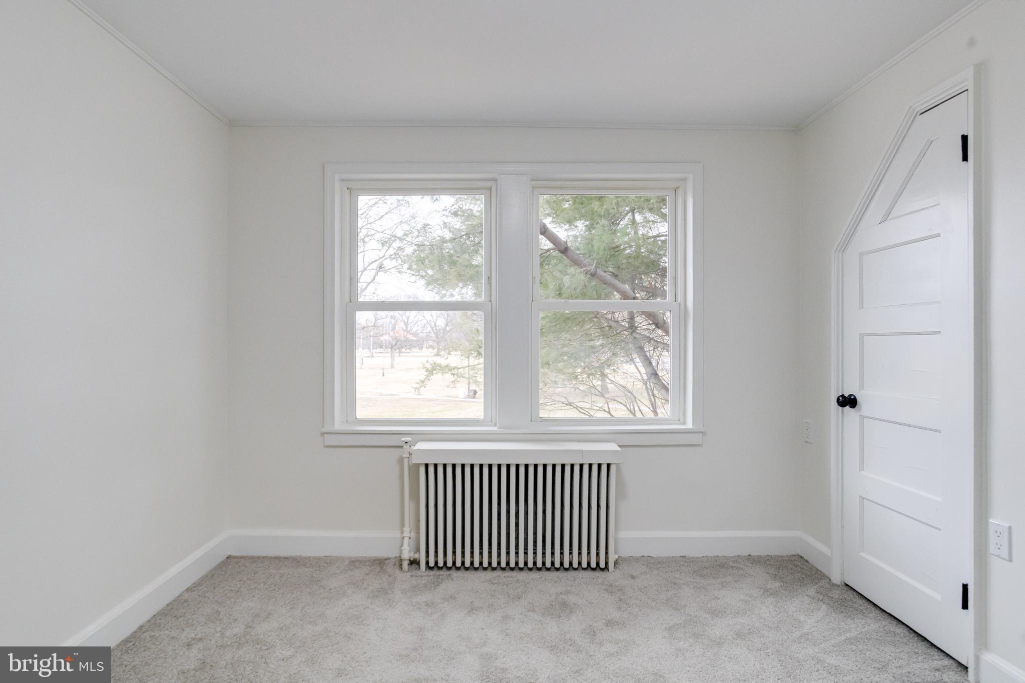 44 Shipway Baltimore, MD 21222 - Photo 23 of 53 an empty room with windows