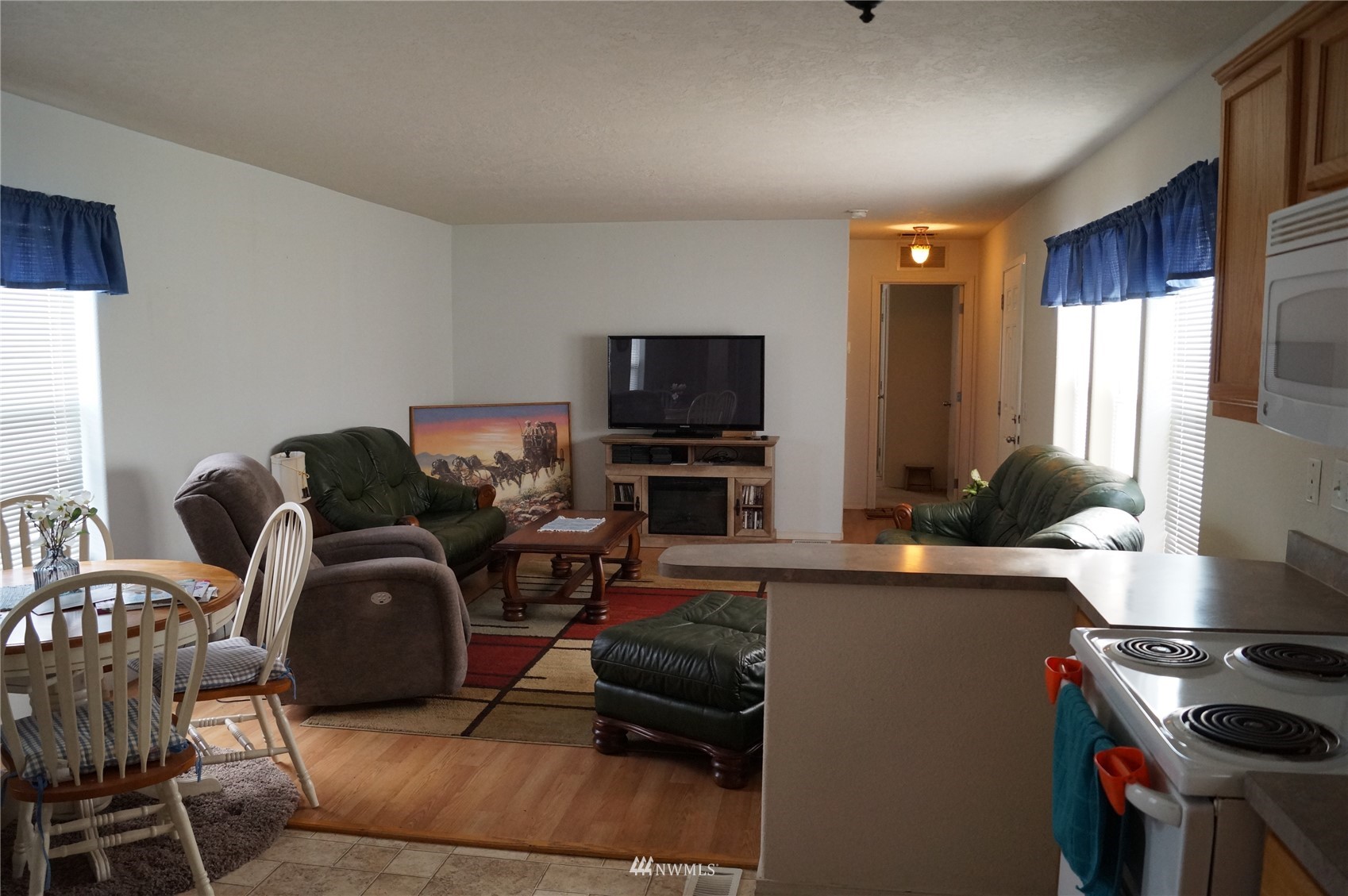 31 Meander Way Aberdeen, WA 98520 - Photo 7 of 24 Gallery Image 7