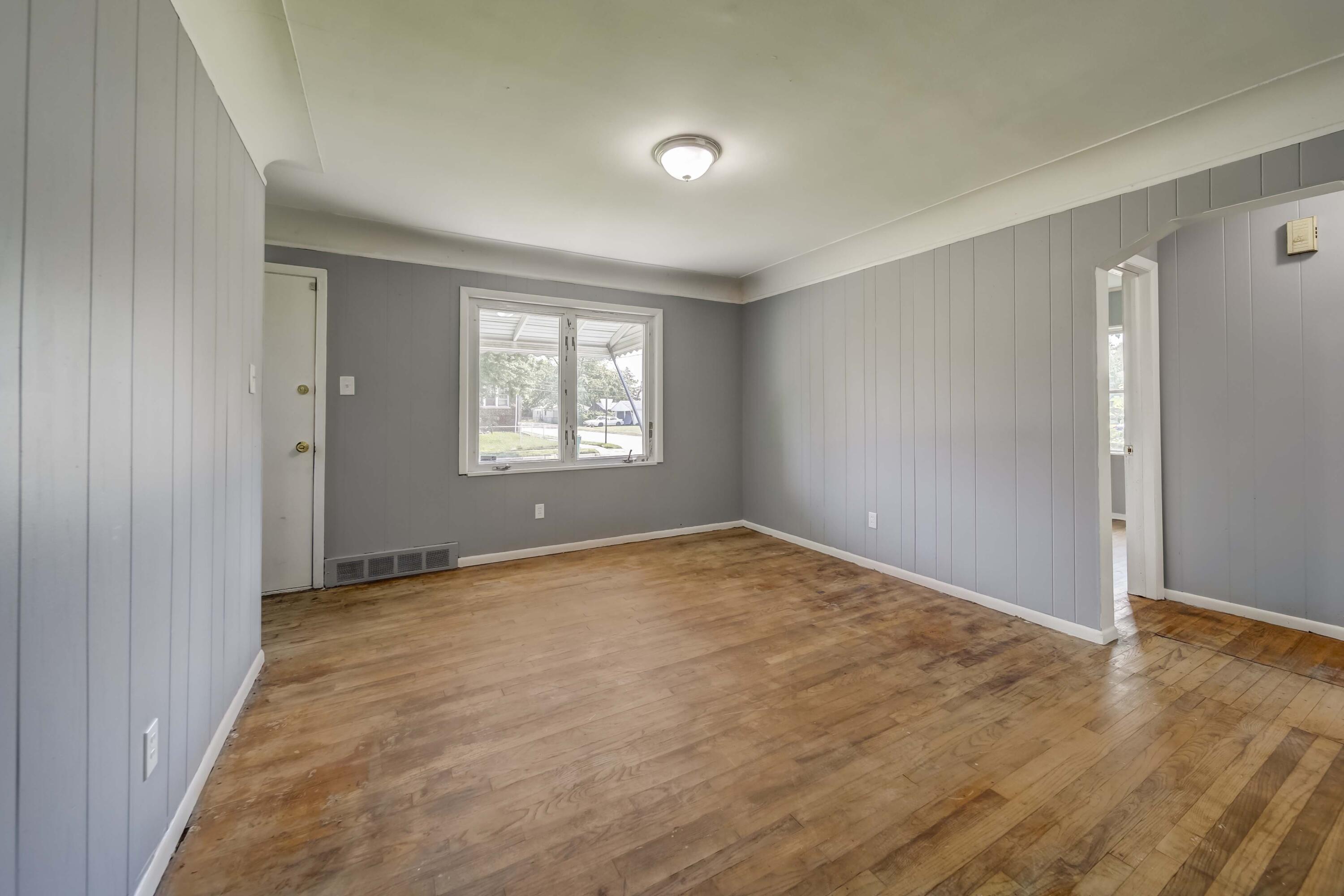 24501 Fern Avenue Eastpointe, MI 48021 - Photo 11 of 12 24501 Fern Ave, Eastpointe, MI Living ro