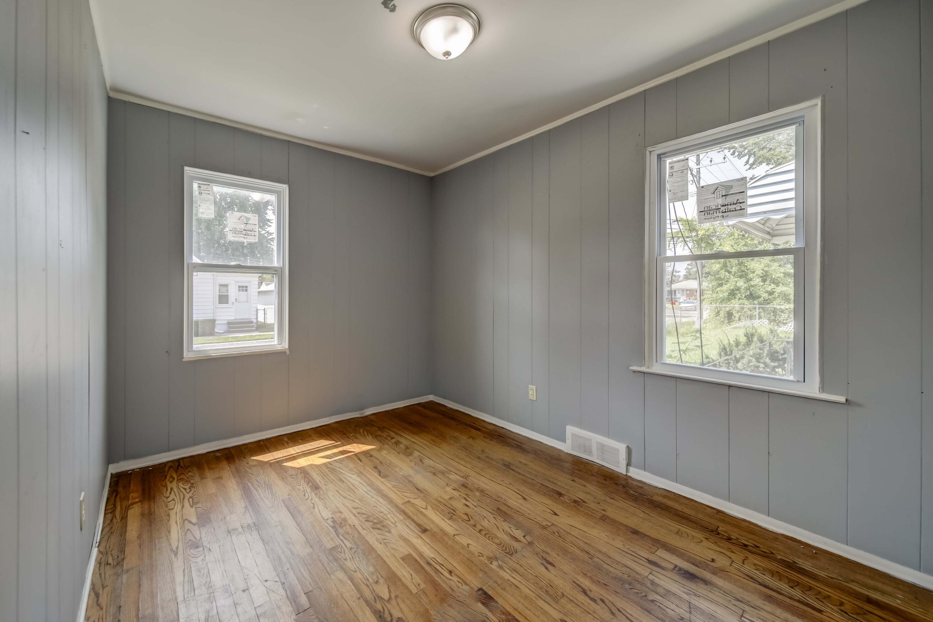 24501 Fern Avenue Eastpointe, MI 48021 - Photo 6 of 12 24501 Fern Ave, Eastpointe, MI Bedroom 2