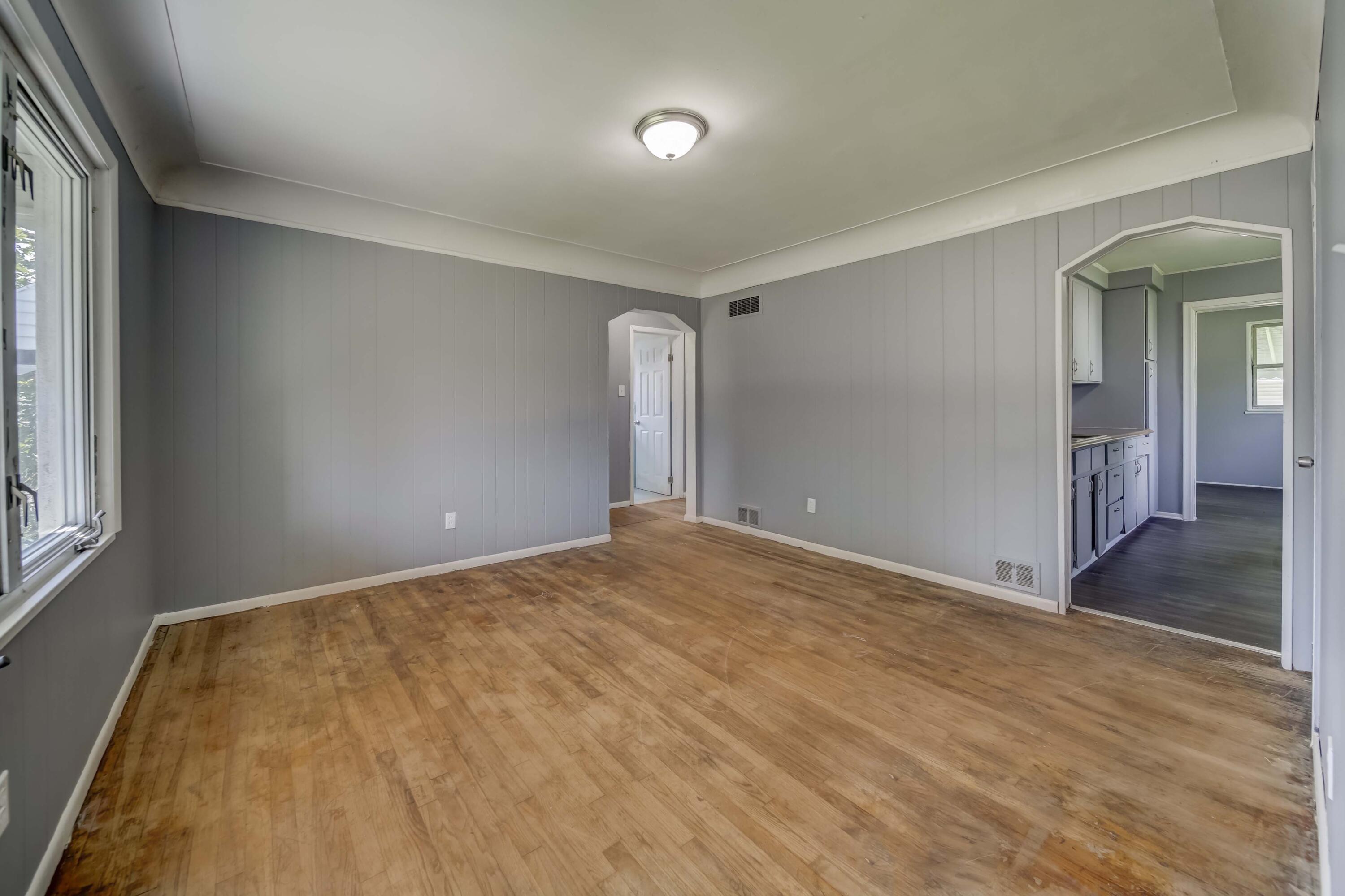 24501 Fern Avenue Eastpointe, MI 48021 - Photo 10 of 12 24501 Fern Ave, Eastpointe, MI Living ro