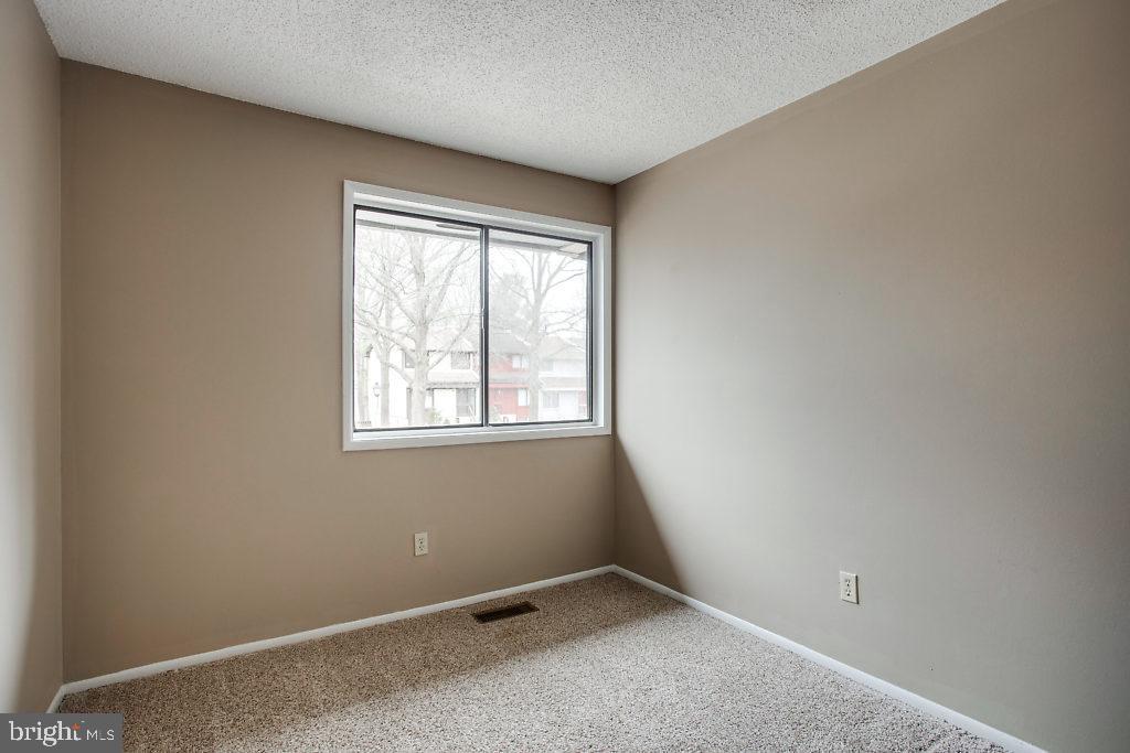 2213 White Cornus Lane Reston, VA 20191 - Photo 15 of 25 Bedroom 2