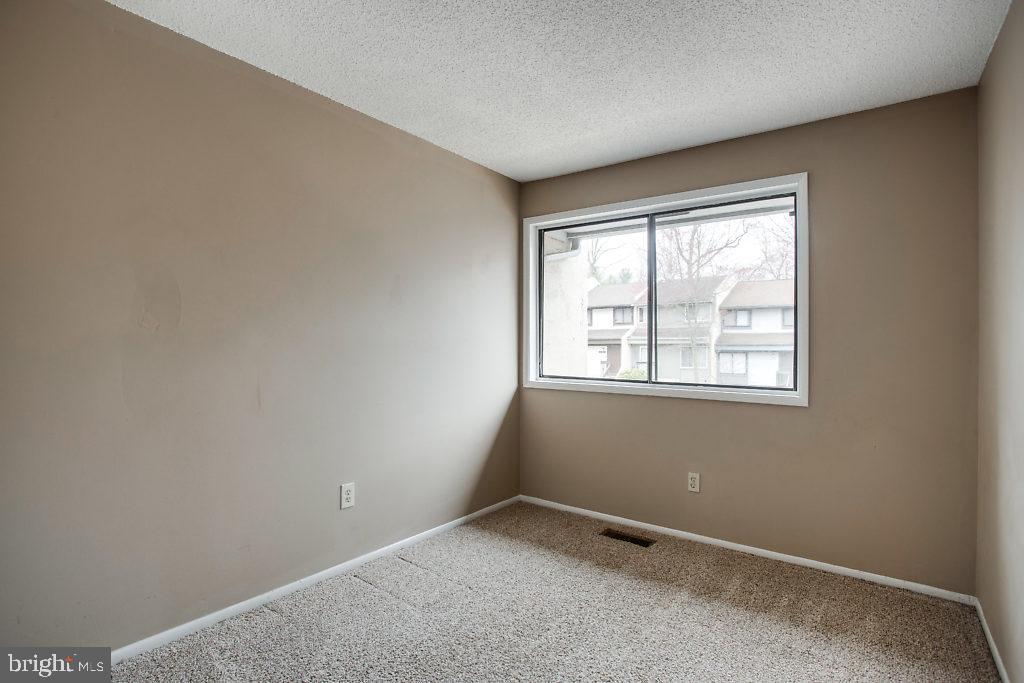 2213 White Cornus Lane Reston, VA 20191 - Photo 17 of 25 Bedroom 3