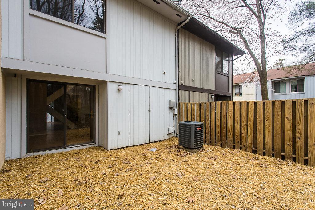 2213 White Cornus Lane Reston, VA 20191 - Photo 23 of 25 Exterior Rear
