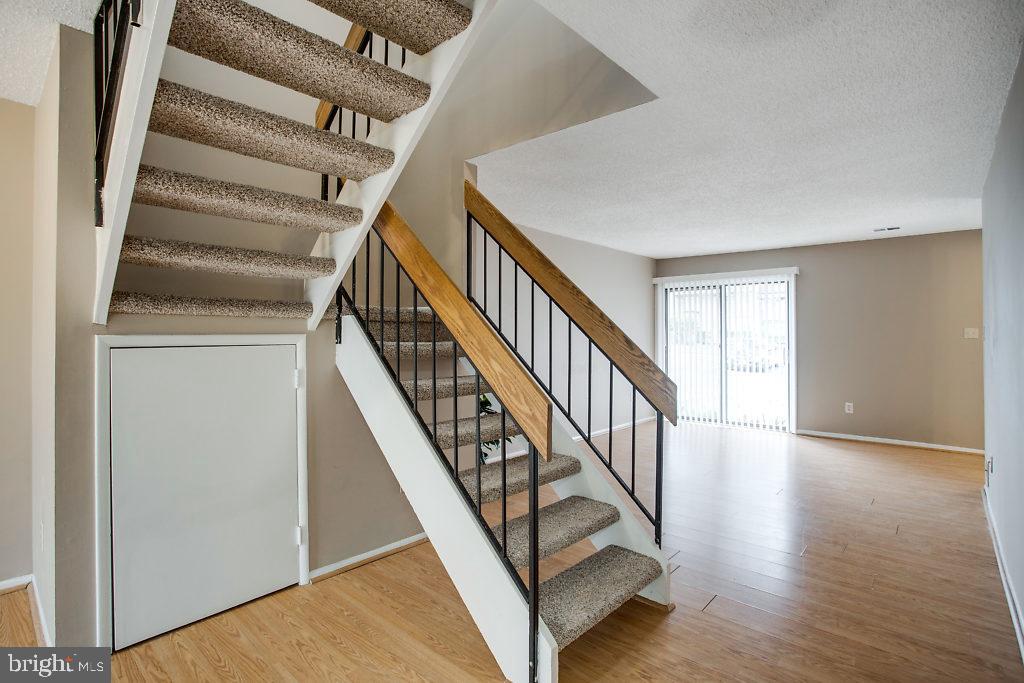 2213 White Cornus Lane Reston, VA 20191 - Photo 6 of 25 Stairs
