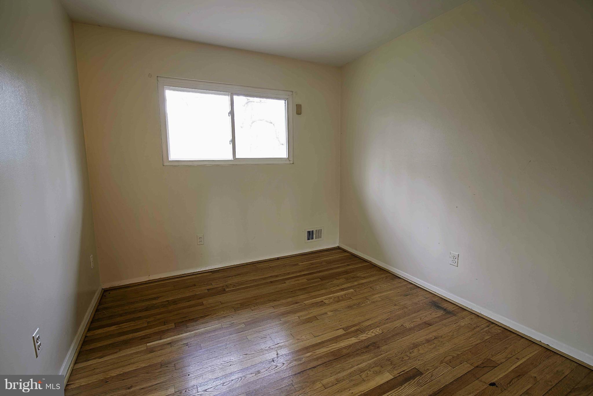 6820 Nashville Road Hyattsville, MD 20784 - Photo 10 of 15 Bedroom 3
