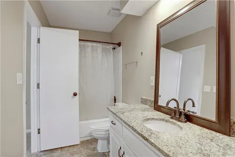 $269,000 | 10111 Edelweiss Circle, Merriam, KS 66203