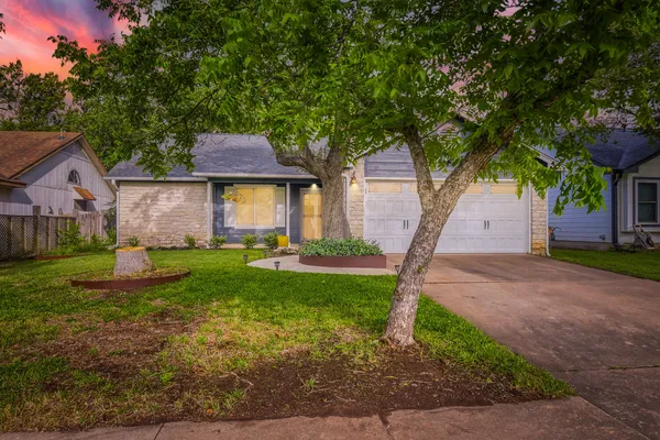$2,450 | 8804 United Kingdom Drive, Austin, TX 78748
