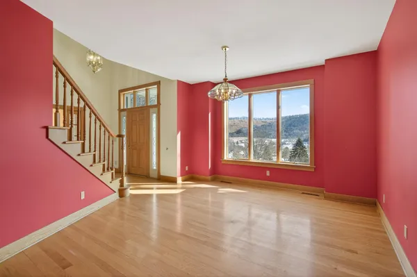 $729,000 | 104 Forest Oak Court, Winona, MN 55987