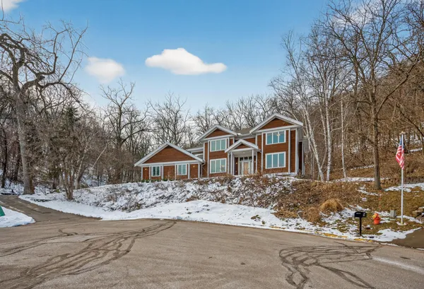 $729,000 | 104 Forest Oak Court, Winona, MN 55987