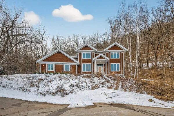 $729,000 | 104 Forest Oak Court, Winona, MN 55987